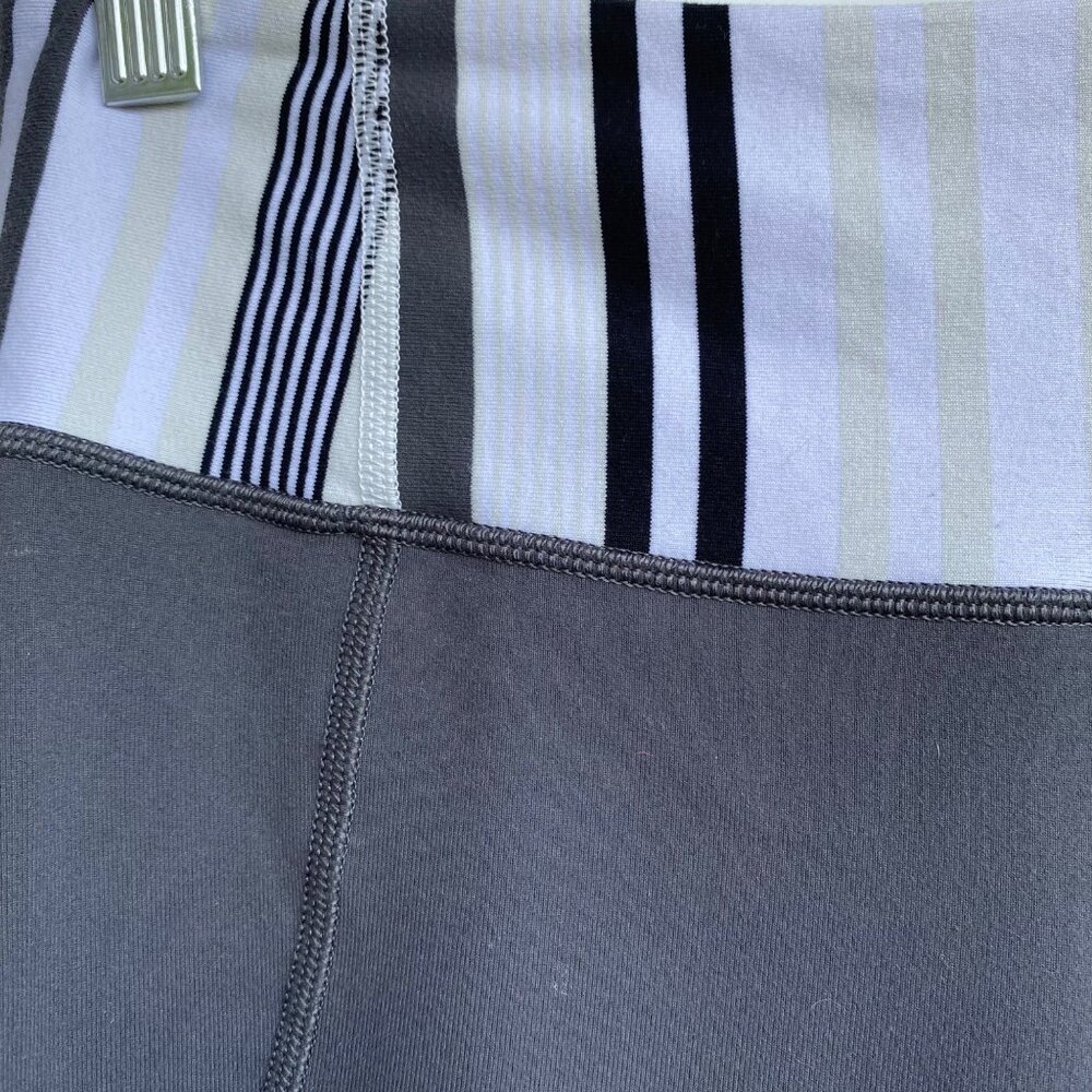 LULULEMON Womens Capri Legging Sz 6 White Grey Striped Waistband Pocket Athletic - Picture 8 of 9